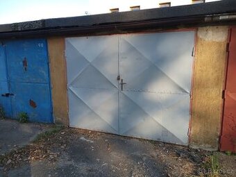 Garáž, Hradec Králové, Pouchov - 1