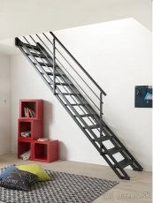 Stavebnicové schody POP Black vhodné pro interiér