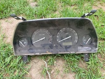 Budíky, páčky světel stěračů freelander