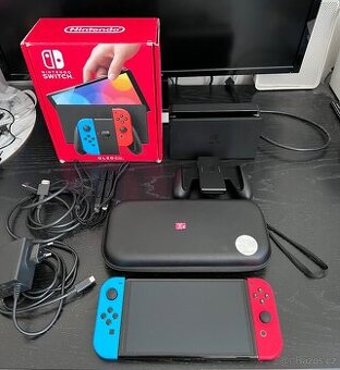 Nintendo Switch OLED v záruce super stav + možné i hry
