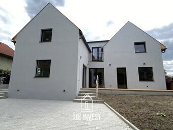 Pronájem bytu 5+kk, 139 m2 se zahradou, terasou a balkonem –