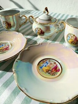 Pozlacený perleťový porcelán – tři grácie