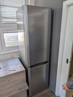 Lednička Indesit