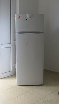 KOMBINOVANÁ CHLADNIČKA INDESIT - A+