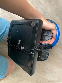 Prodám volant s pedály na pc a na konzole