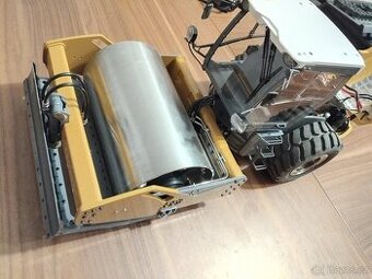 Rc hydraulicky silniční válec 1/14