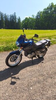 Suzuki XF 650 Freewind