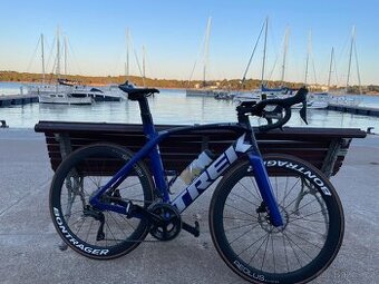 Prodám Trek Madone SL 6 Di2 Gen 6 Hex Blue vel. 56