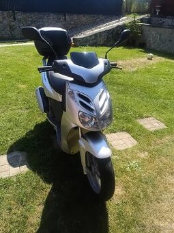Aprilia sport city cube 125. 11kw