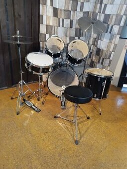 Prodám bicí Tornado by Mapex – kompletní sestava, jako nové
