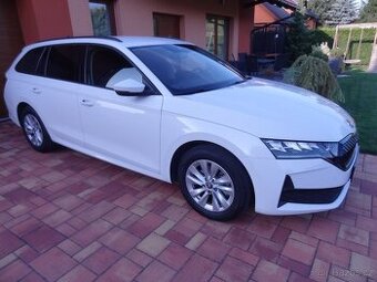 Octavia Combi IV FACELIFT,1.5 TSI, 2025, 6 850 km,CZ,1.MAJ
