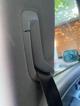 Průchodka pásů Volvo XC90
