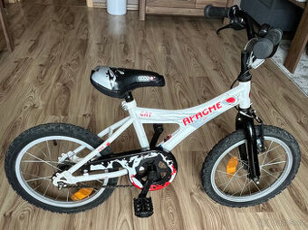 Dětské kolo , přídavná kolečka ke kolu a helma