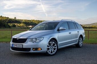 Škoda Superb Combi -125 kw Elegance 4X4 /AJ NA SPLÁTKY/