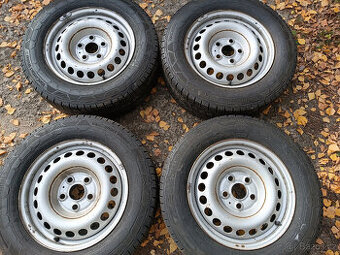 VW T5 T6 - disky 6,5x16 et52 + zimní 215/65/16C