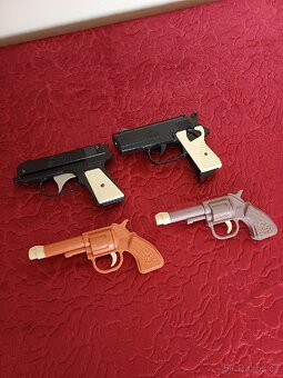 Staré hračky. Ites,kdn.