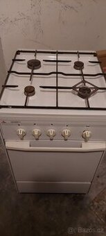 Plynový sporák s troubou - Mora