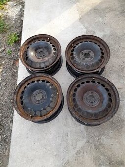 4x 15" plechové disky na Opel.