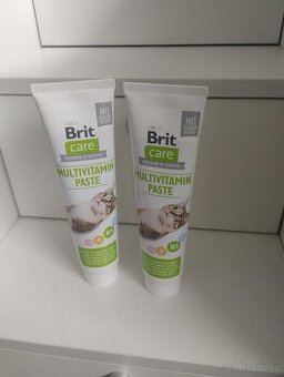 Krmivo a pamlsky pro kočky