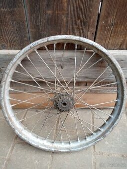 Zadní kolo Jawa Pérák 250,350