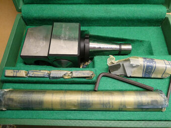 Vyvrtávací hlava stavitelná