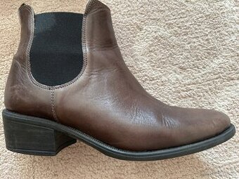 Kožené chelsea polokozačky vel. 39