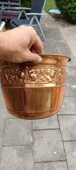 Měděný květináč