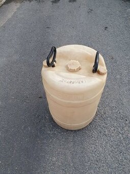 Plastový barel kanystr