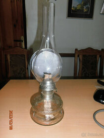 STAROŽITNÁ PETROLEJOVÁ LAMPA