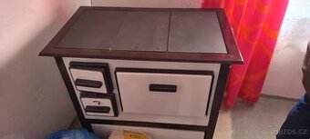 Sporák/ kamna na tuhá paliva - NOVÝ