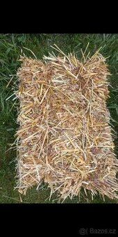 Malé hranaté balíky Slámy