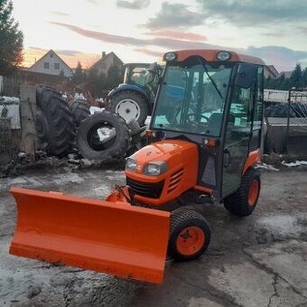Predam traktor kubota BX 2350 4x4