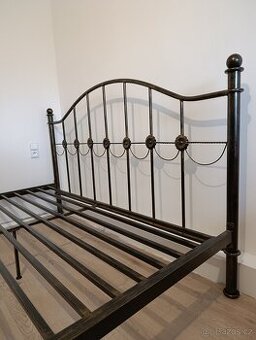 Kovová ručně zdobená manželská postel 180x200