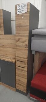 Nová. Potravinová skříň