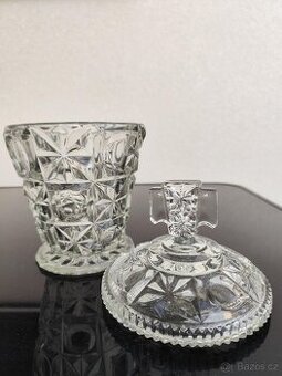 LUXUSNÍ SKLENĚNÁ DÓZA Z BROUŠENÉHO SKLA