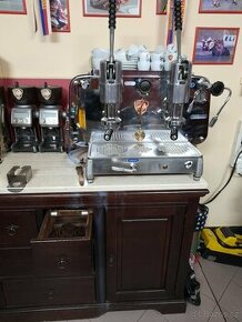 Pákový kávovar FAEMA PRESIDENT