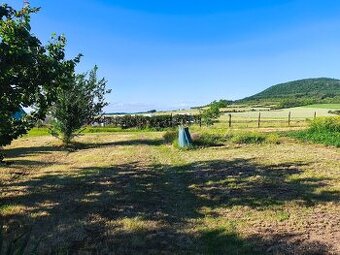 Pozemek se zázemím a vybavením – ideální pro zahrádkaření