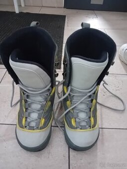 Boty na snowboard