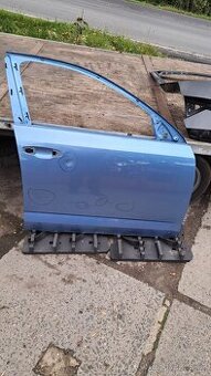 Skoda octavia III  Přední prave dveře 1x hlubší dulek