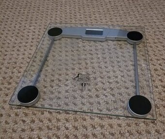 Osobní digitální váha EB907 (skleněná, do 150 kg)