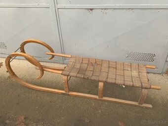 Starožitné dřevěné sáňky - jako dekorace