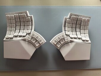 Glove80 Ergonomic Keyboard Revision 2 with Travel Case