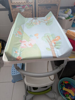 Přebalovací pult s vaničkou CAM