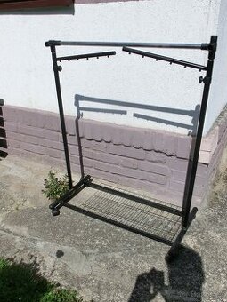 věšák na oblečení