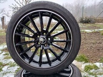 Kola Škoda Scala Kamiq R17 + letní pneu
