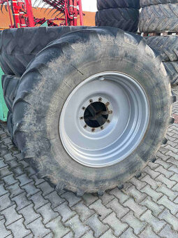 Kultivační kola na Fastrac 4220 Firestone 460/85 R34