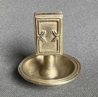 Starožitný mosazný stojánek na sirky