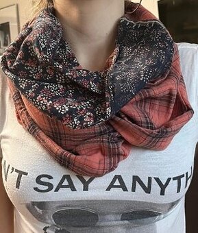 Šátek ESPRIT + letní kozačky