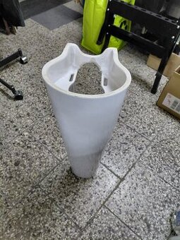 Porcelánová noha pod umývadlo