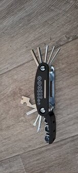 Multifunkční sada klíčů na kolo